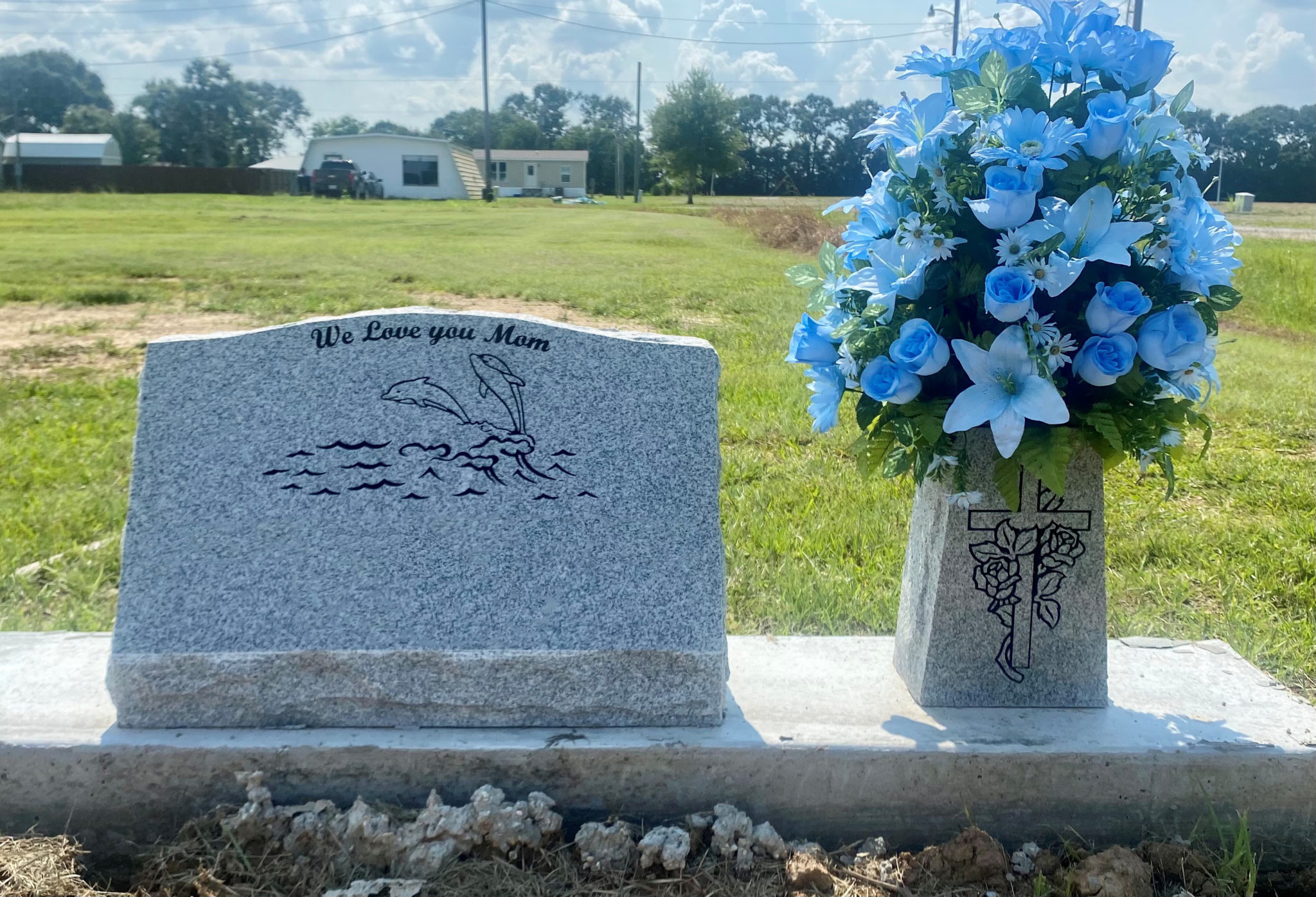 Lasting Tribute Broussard and Romero Inc Kaplan, LA